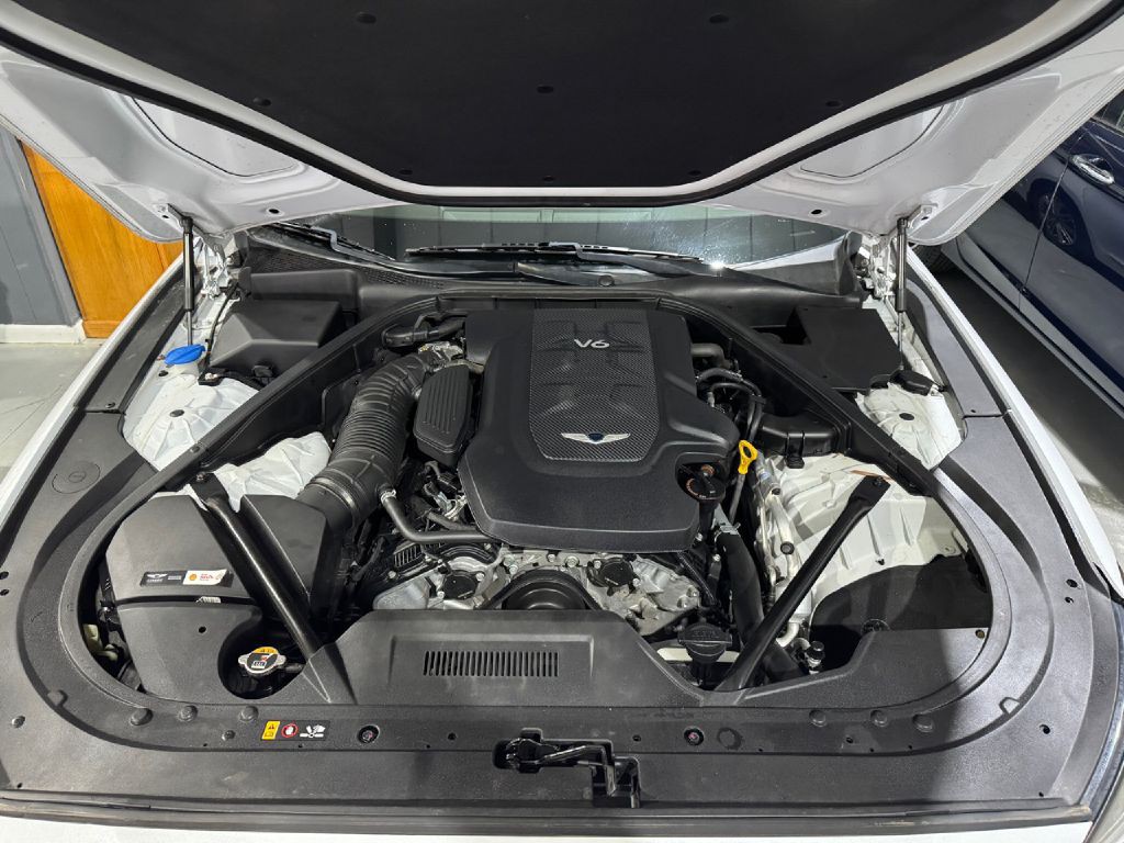 2018 Genesis G80 Image 3