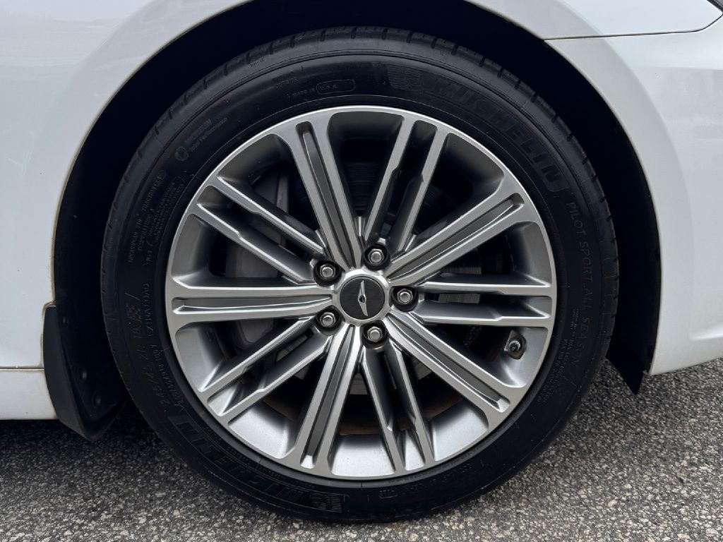 2018 Genesis G80 Image 6