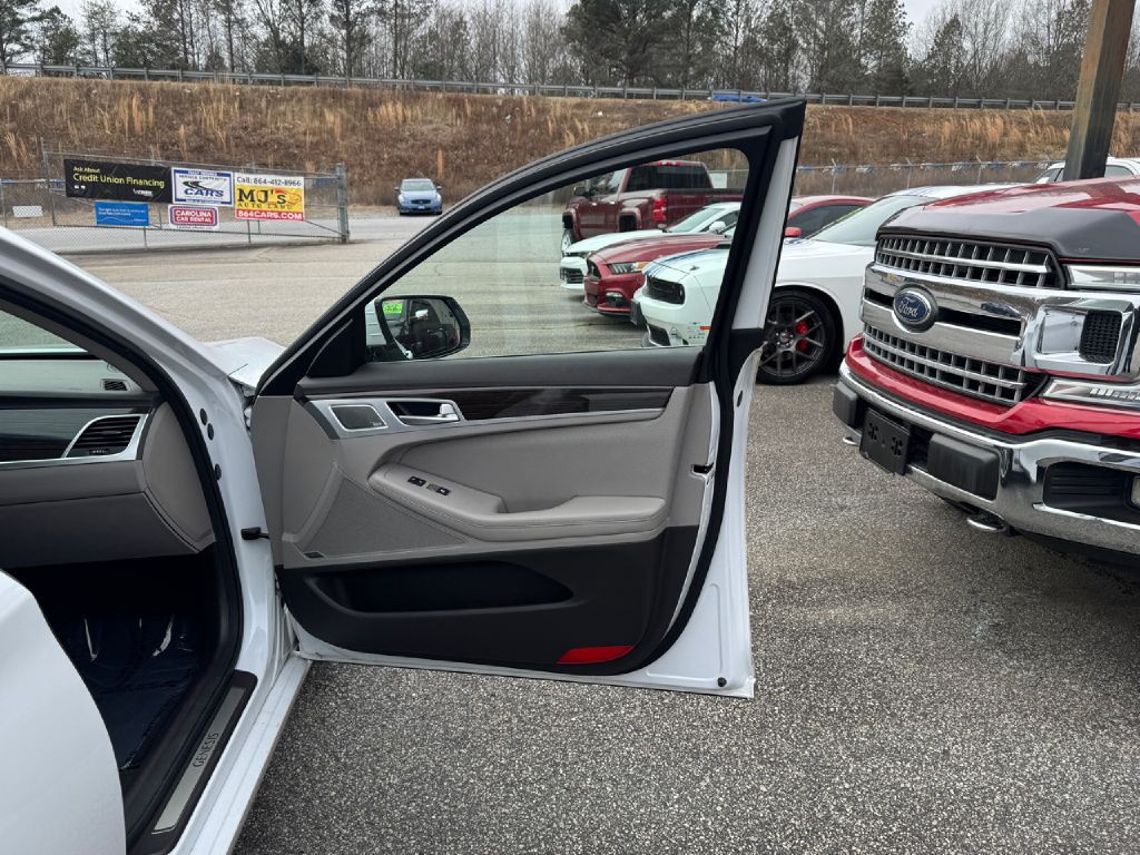 2018 Genesis G80 Image 7