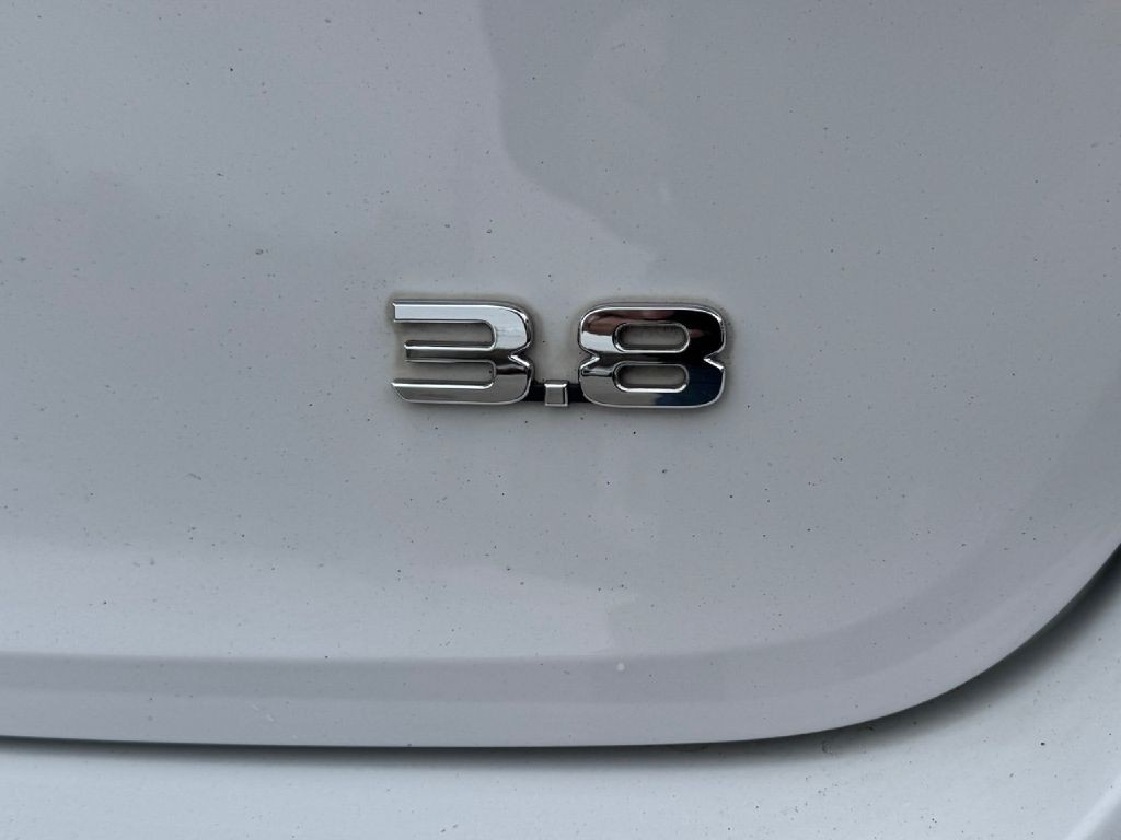 2018 Genesis G80 Image 22