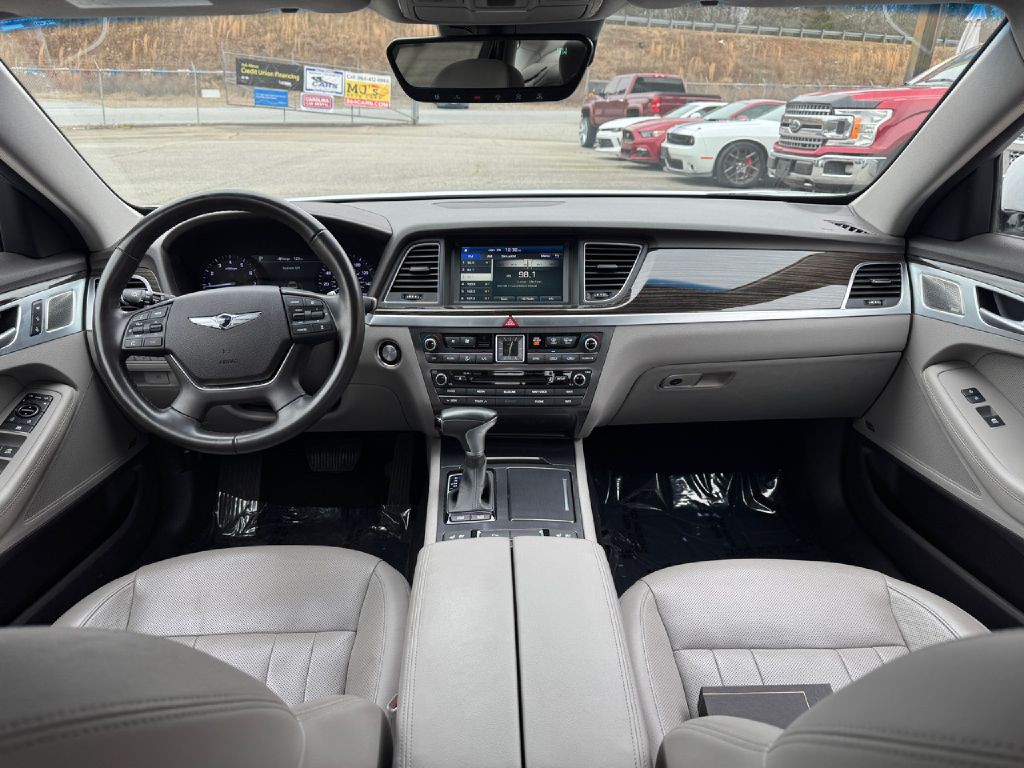 2018 Genesis G80 Image 29