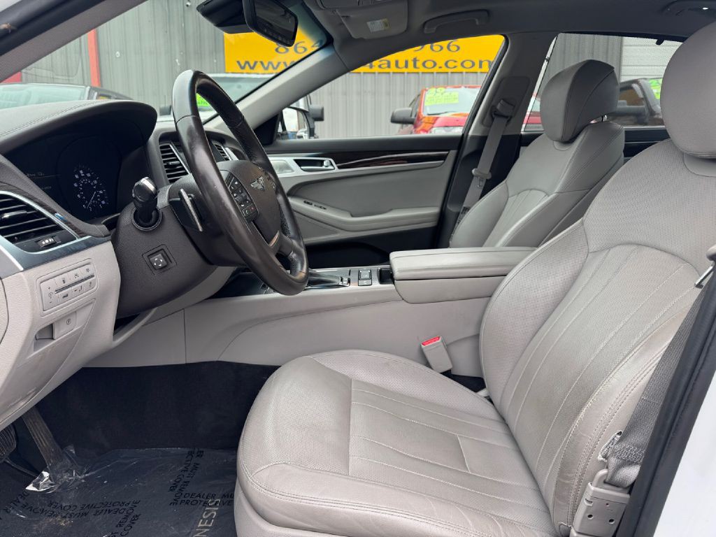 2018 Genesis G80 Image 38