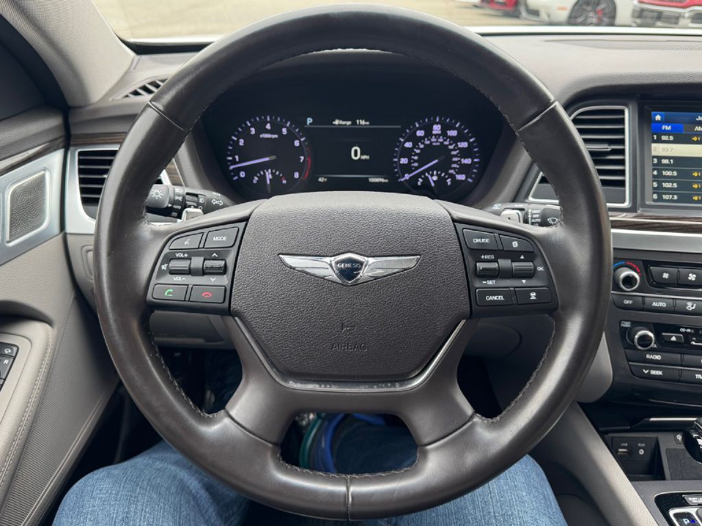 2018 Genesis G80 Image 44