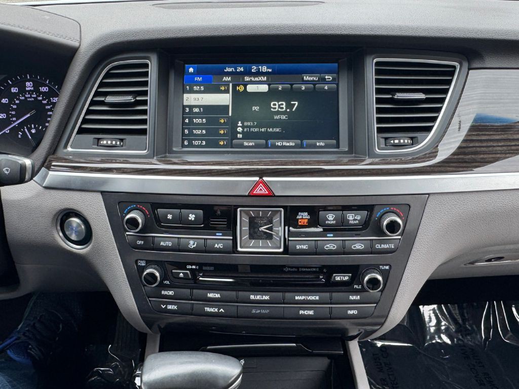 2018 Genesis G80 Image 51