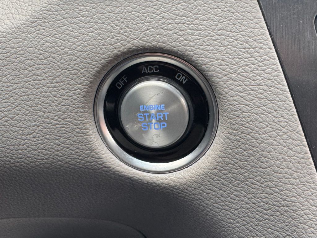 2018 Genesis G80 Image 58