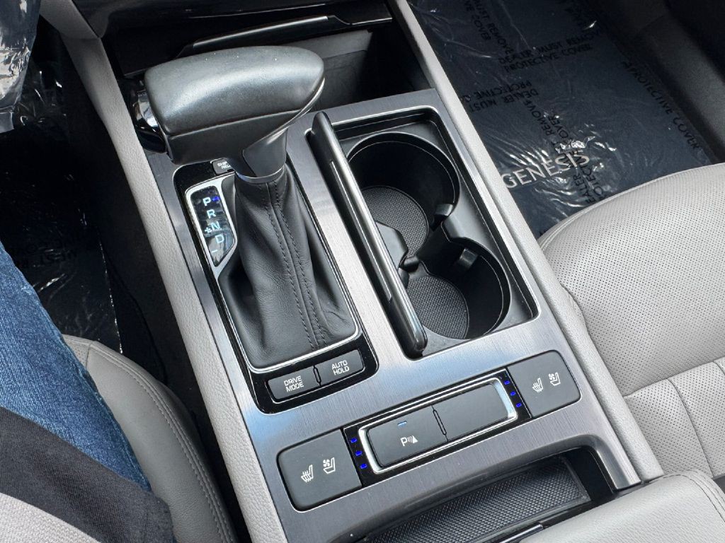 2018 Genesis G80 Image 60