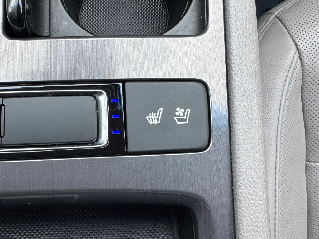 2018 Genesis G80 Image 65