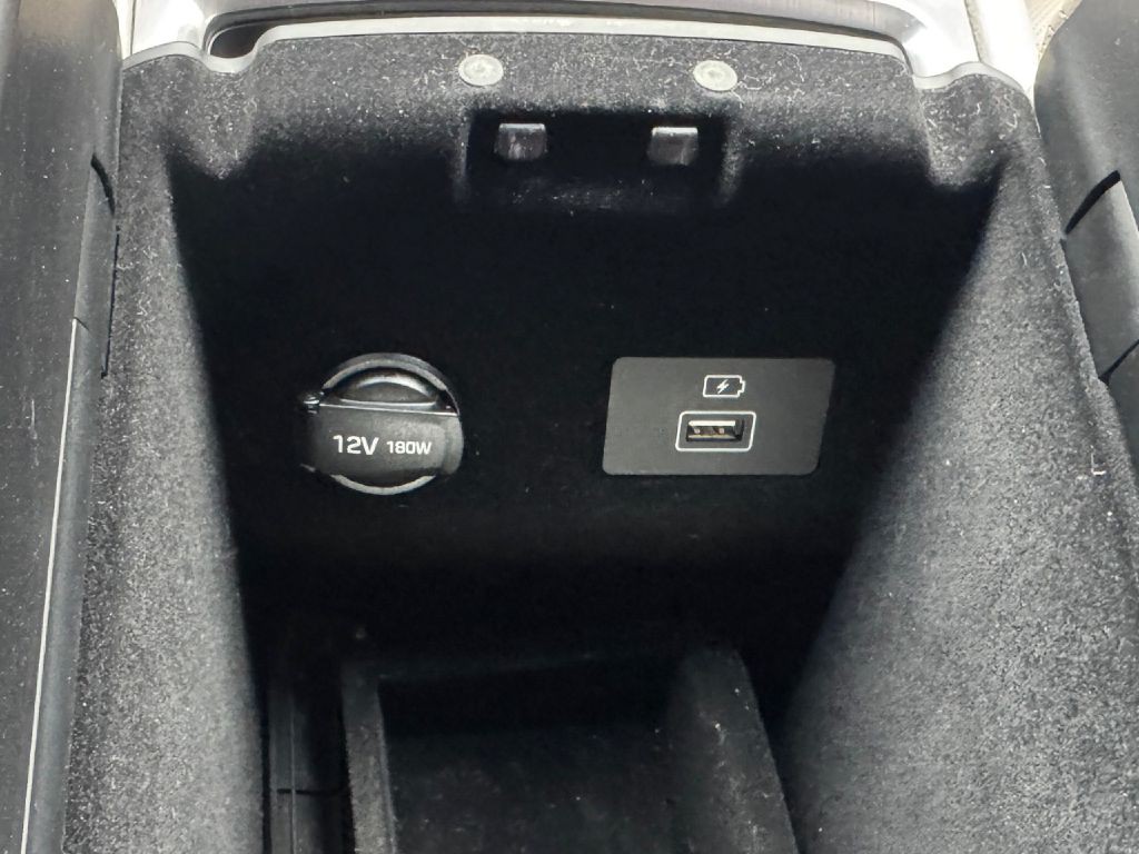 2018 Genesis G80 Image 68