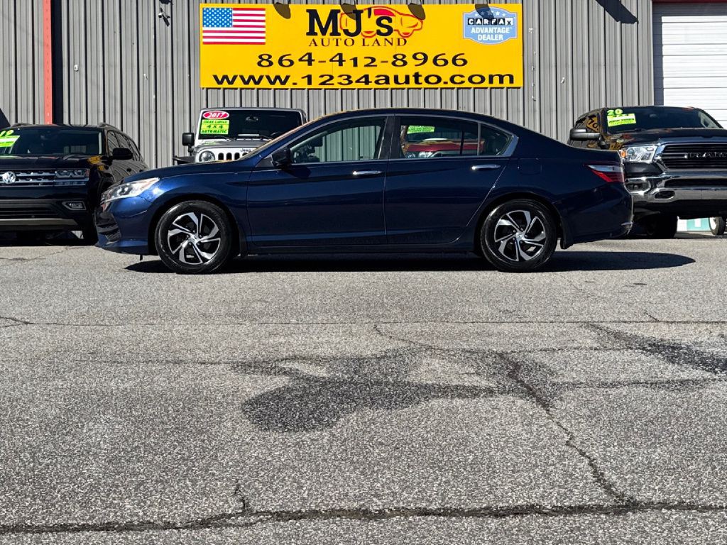 2017 Honda Accord Image 2