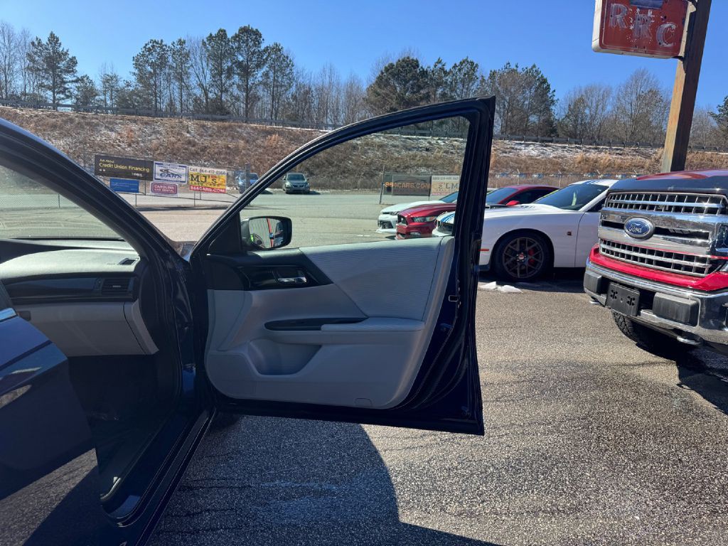 2017 Honda Accord Image 7