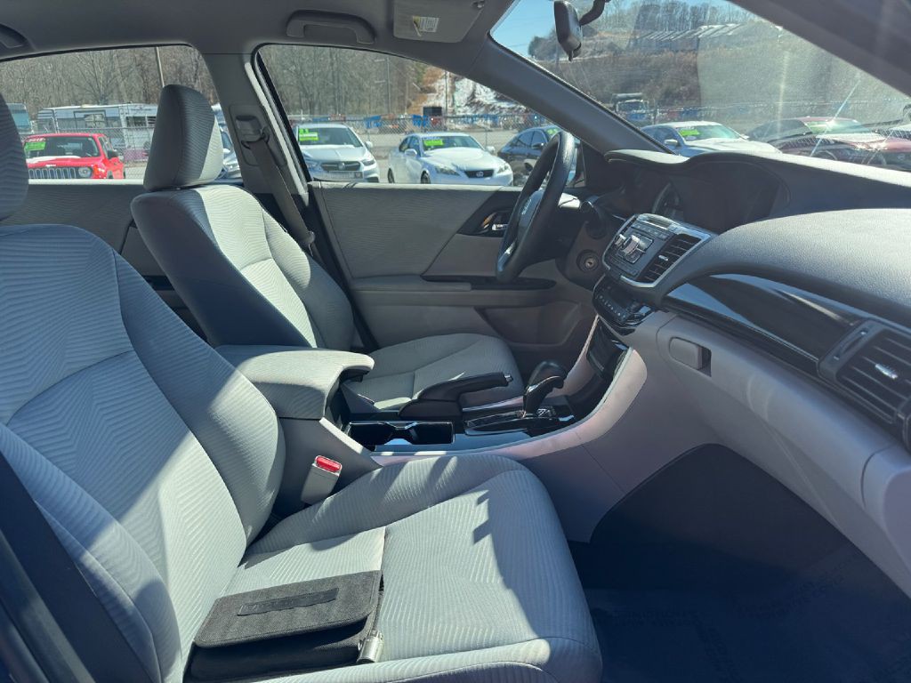 2017 Honda Accord Image 8