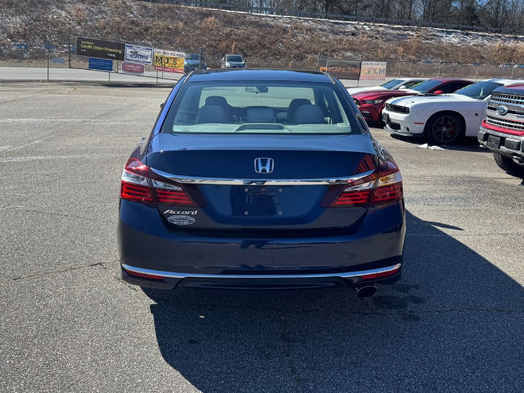 2017 Honda Accord Image 12