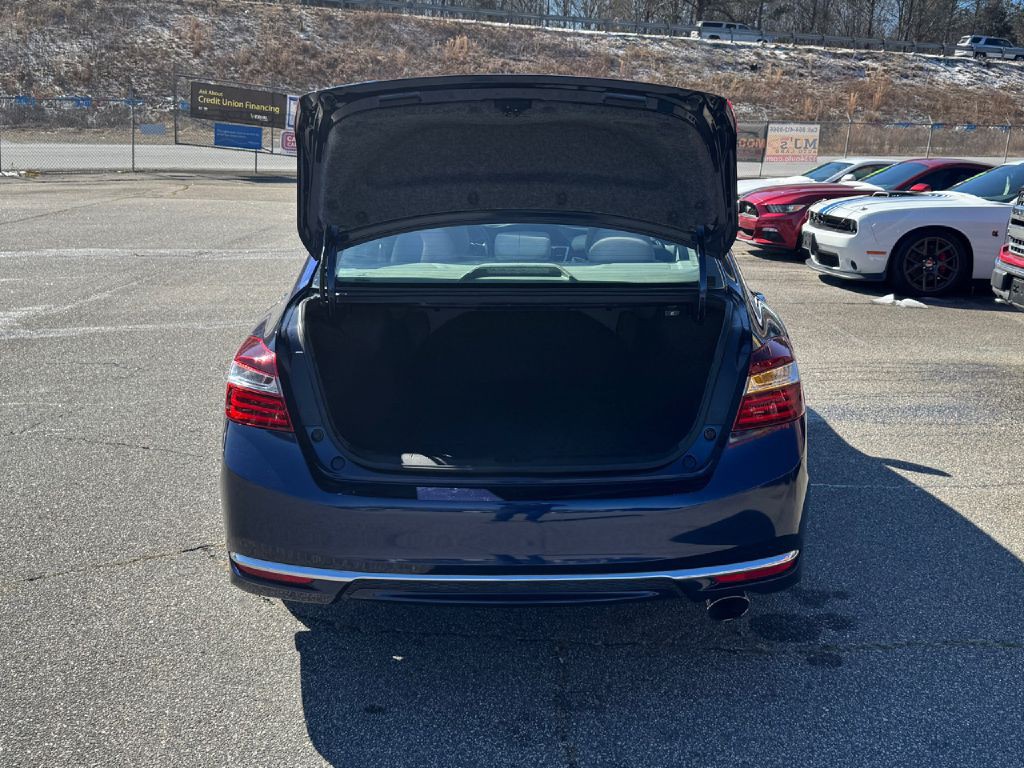 2017 Honda Accord Image 13