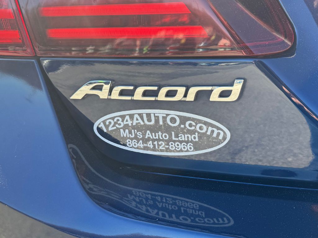 2017 Honda Accord Image 16