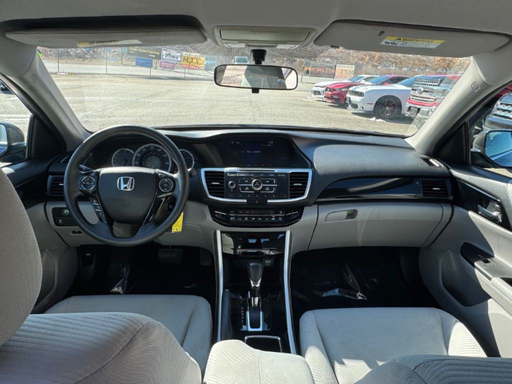 2017 Honda Accord Image 21