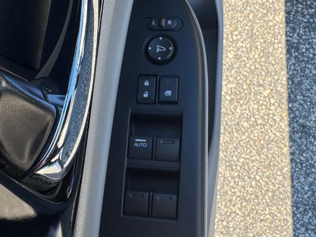 2017 Honda Accord Image 24