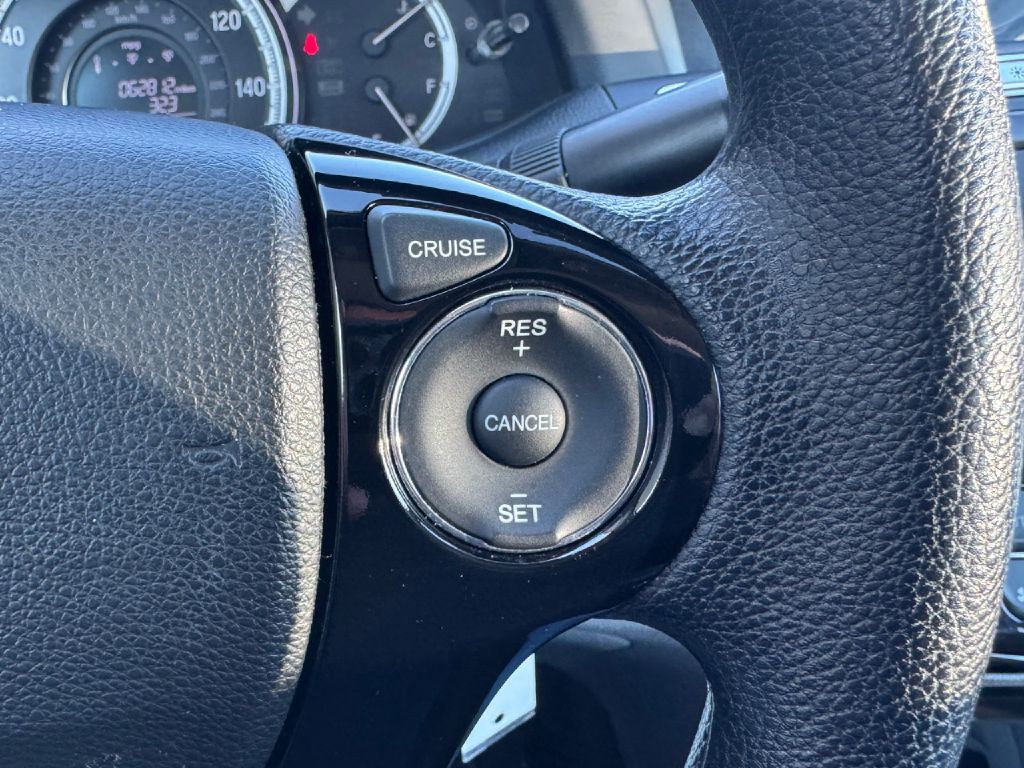 2017 Honda Accord Image 36