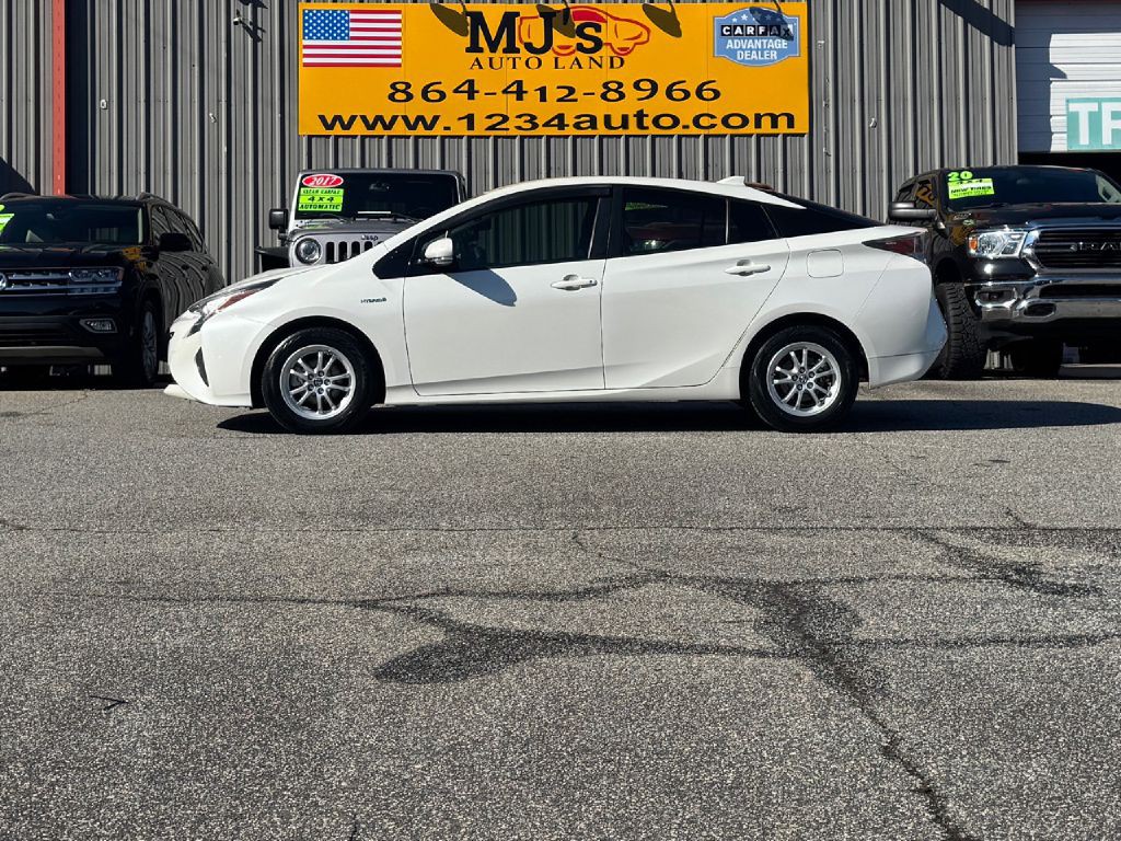 2017 Toyota Prius Image 2