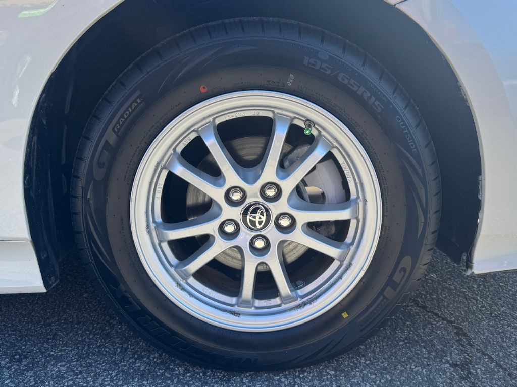 2017 Toyota Prius Image 6