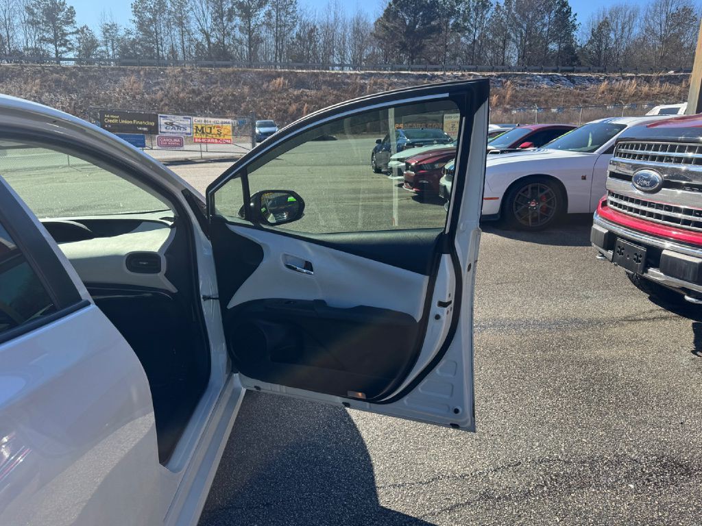 2017 Toyota Prius Image 8