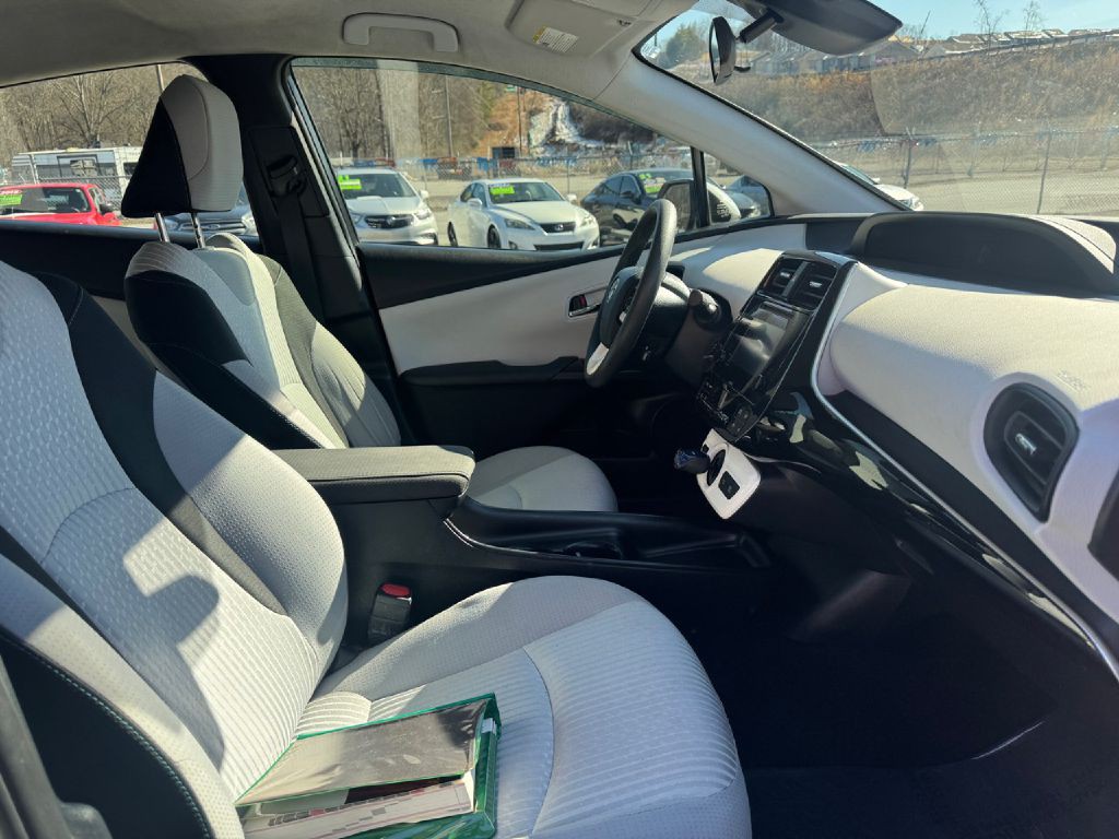 2017 Toyota Prius Image 9