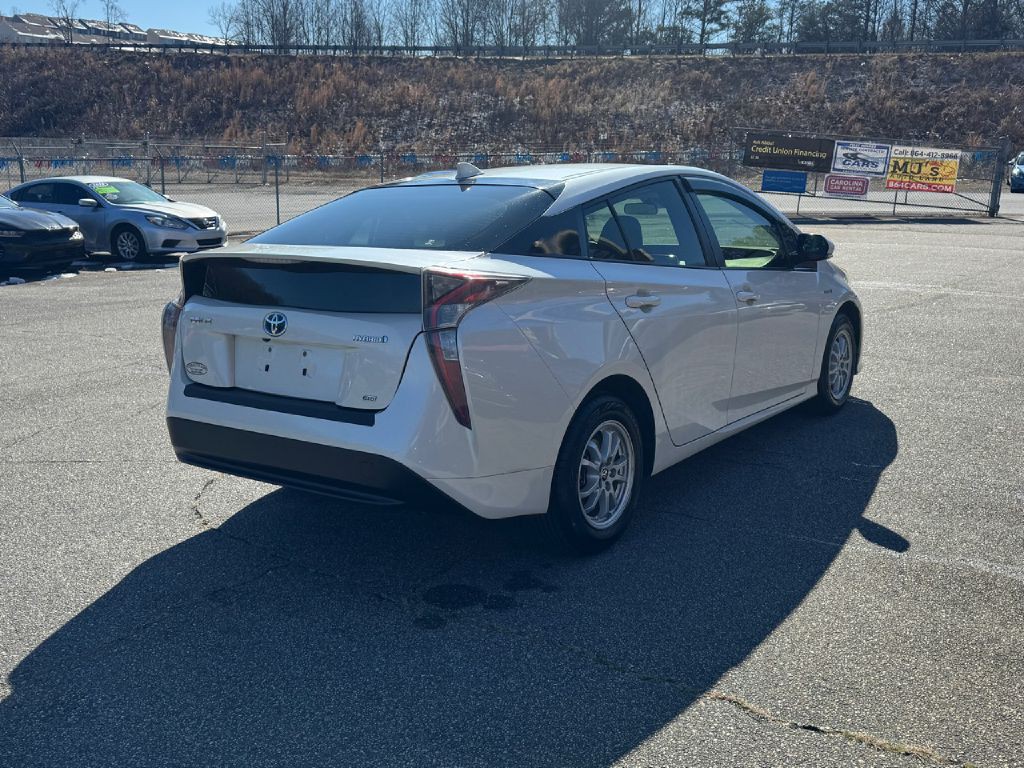 2017 Toyota Prius Image 12