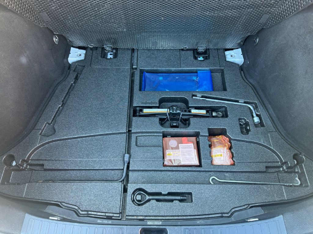 2017 Toyota Prius Image 16