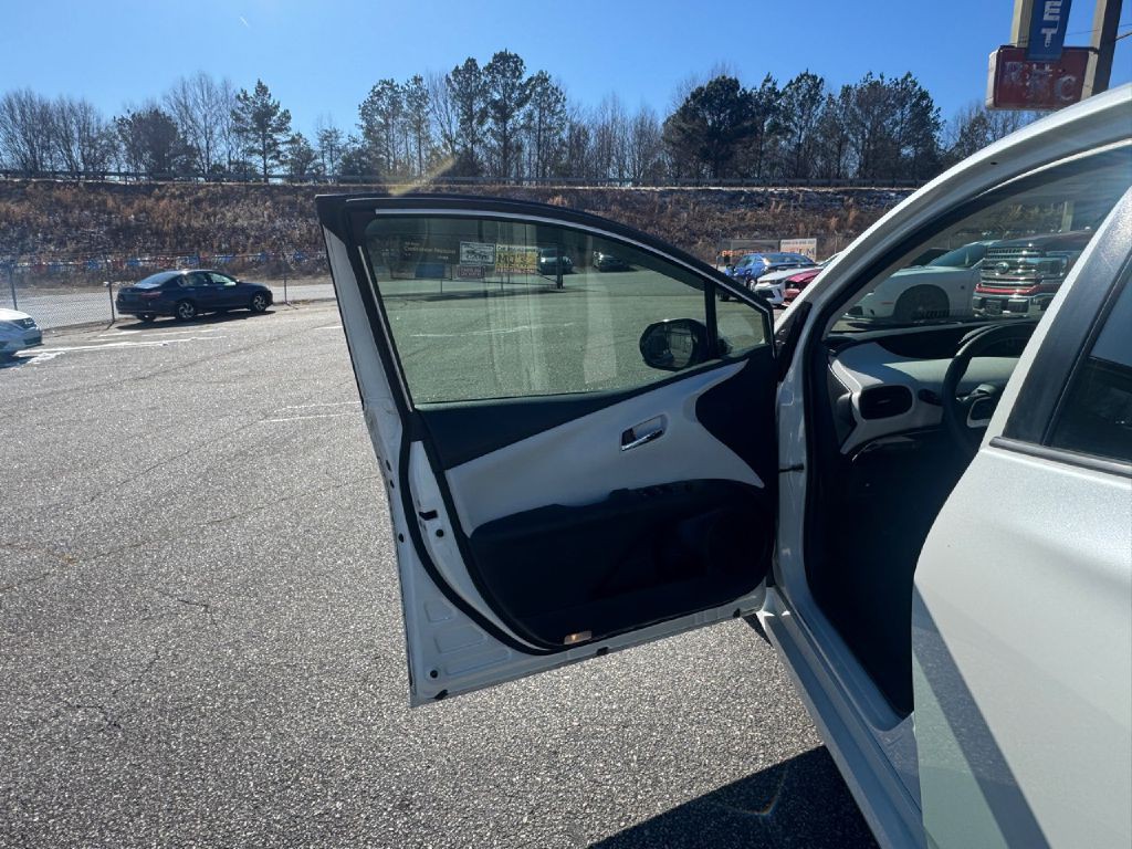 2017 Toyota Prius Image 27