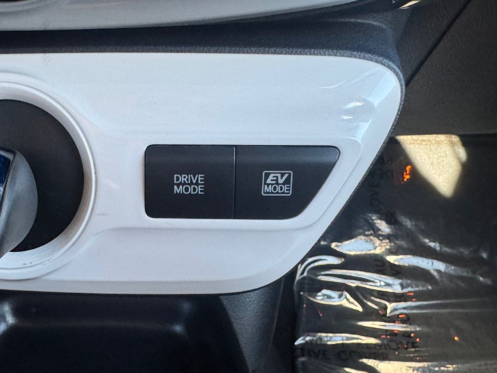 2017 Toyota Prius Image 54