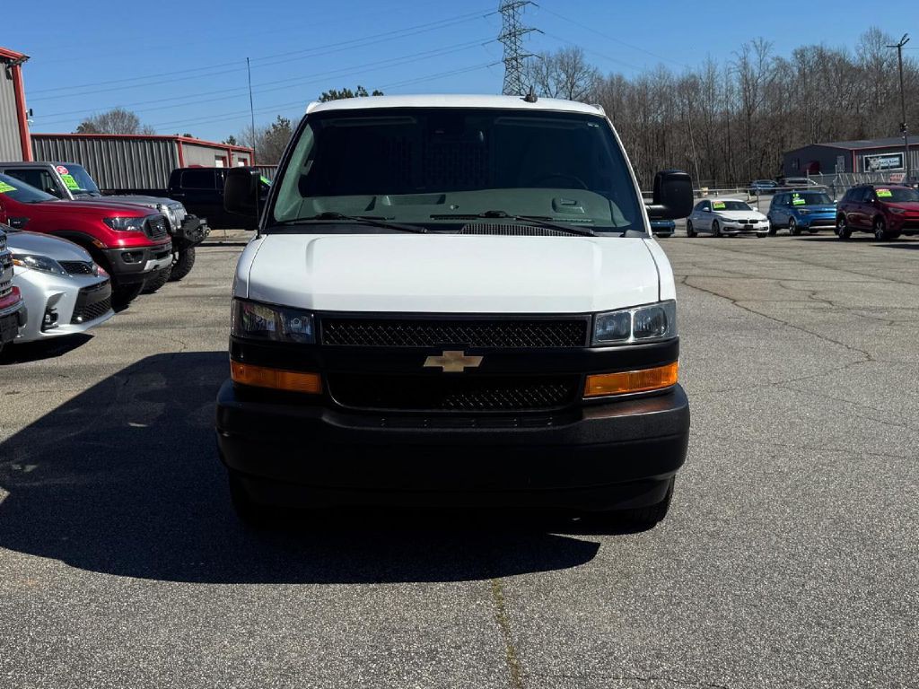 2021 Chevrolet Express Image 4