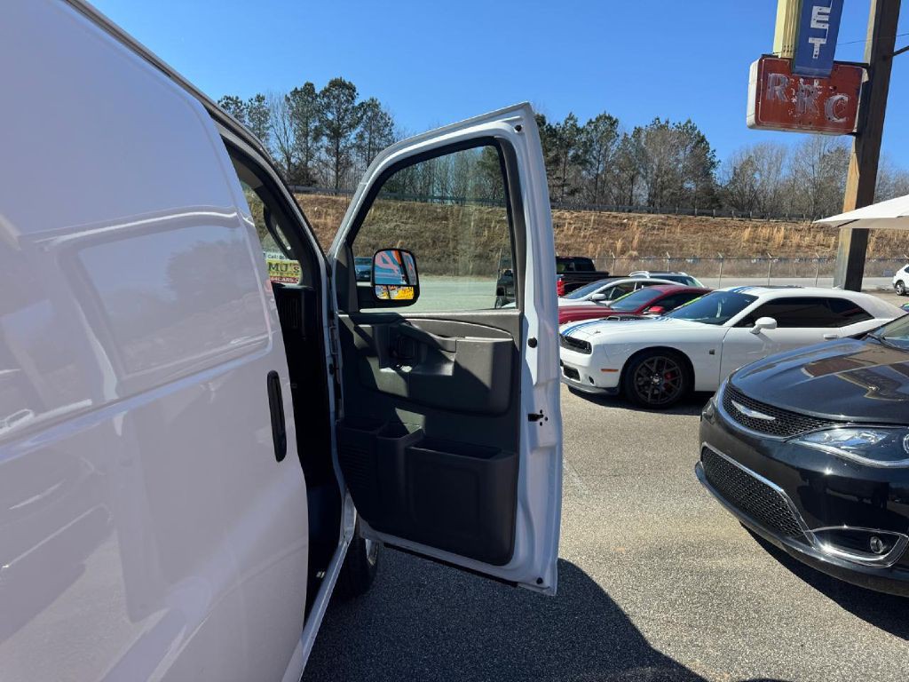 2021 Chevrolet Express Image 7