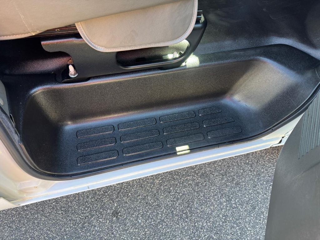 2021 Chevrolet Express Image 8