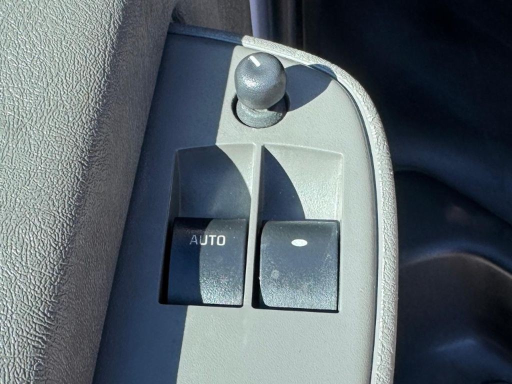 2021 Chevrolet Express Image 30