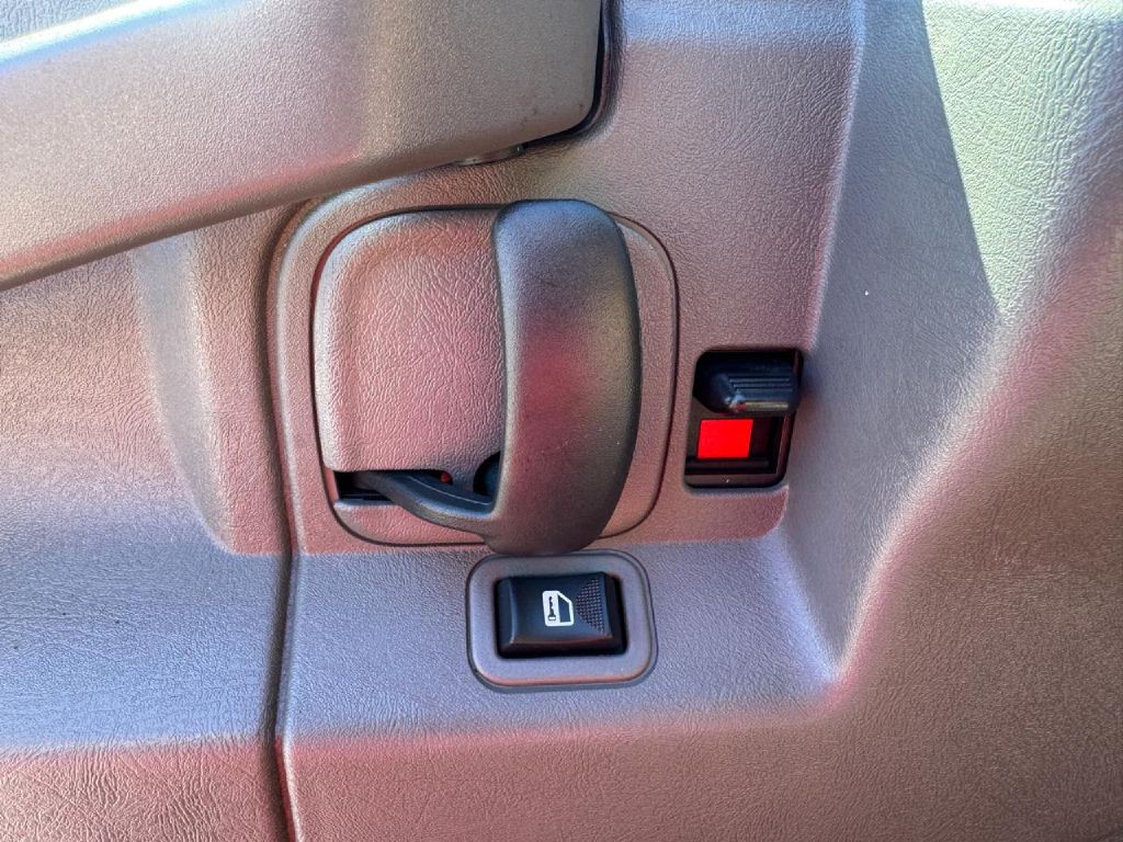 2021 Chevrolet Express Image 31
