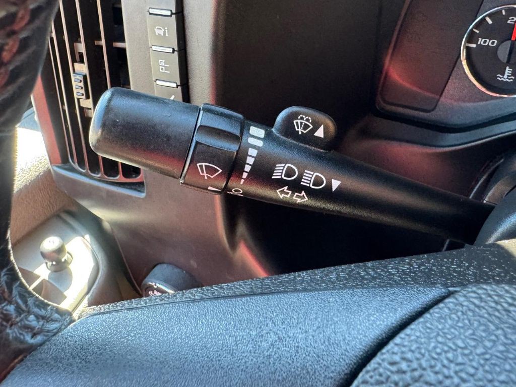 2021 Chevrolet Express Image 40