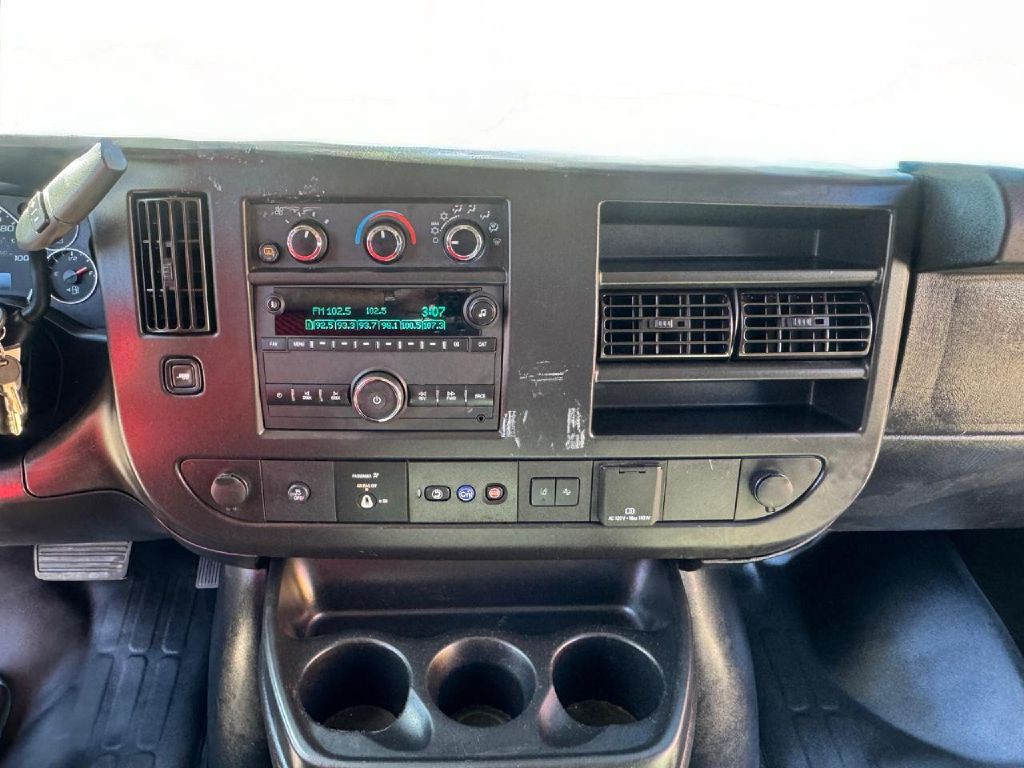 2021 Chevrolet Express Image 45