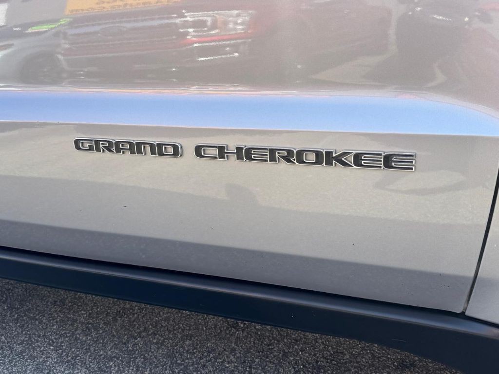 2020 Jeep Grand Cherokee Image 7