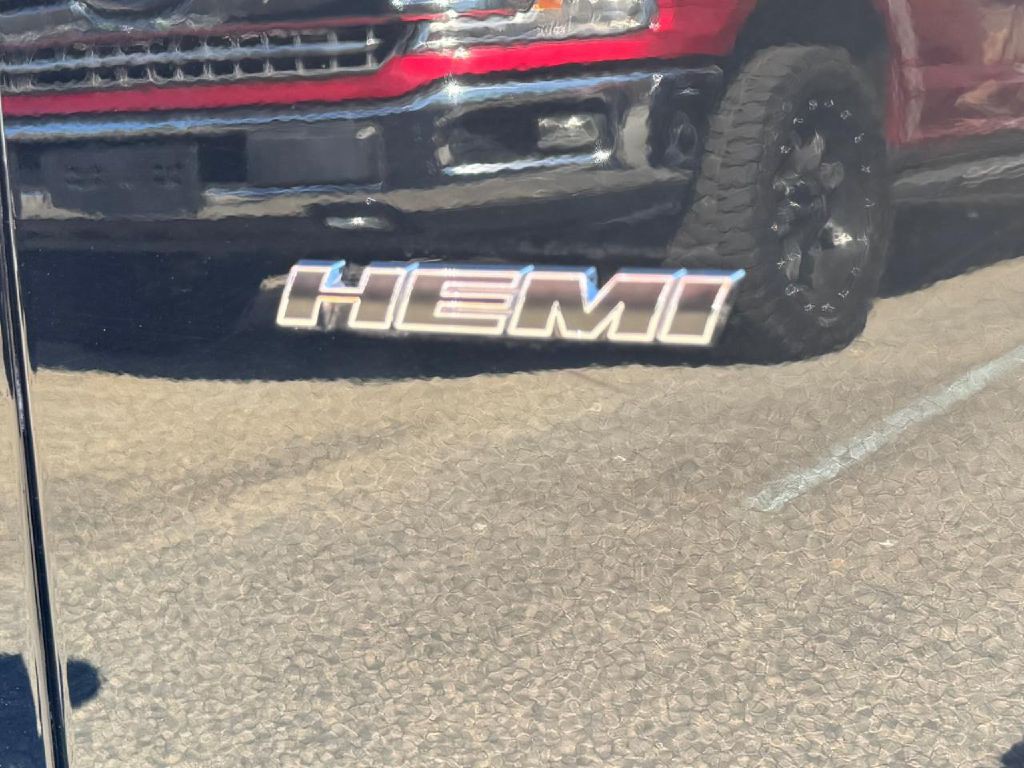 2019 Dodge Challenger Image 10