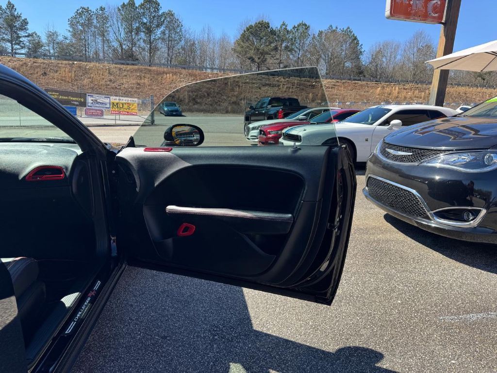 2019 Dodge Challenger Image 11