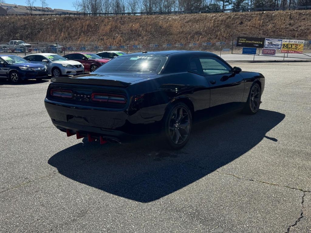 2019 Dodge Challenger Image 20