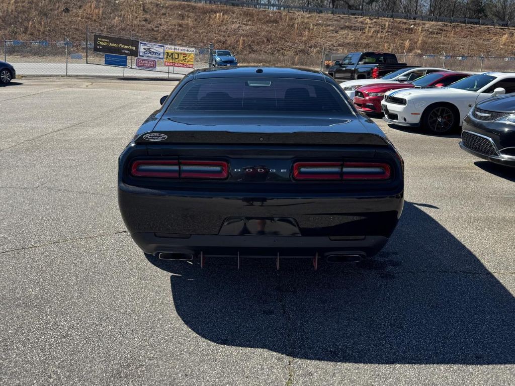 2019 Dodge Challenger Image 21
