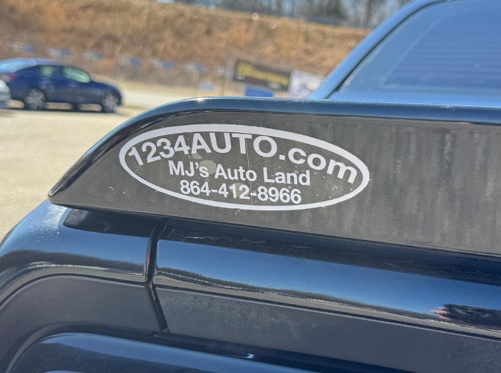 2019 Dodge Challenger Image 25