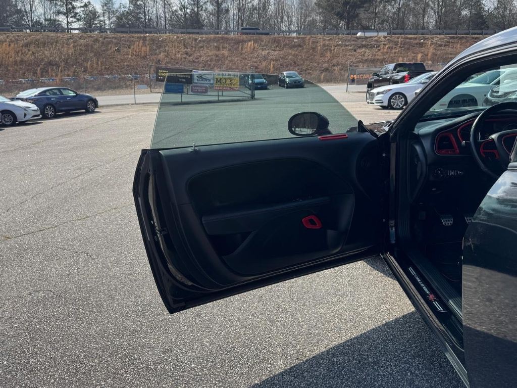 2019 Dodge Challenger Image 30