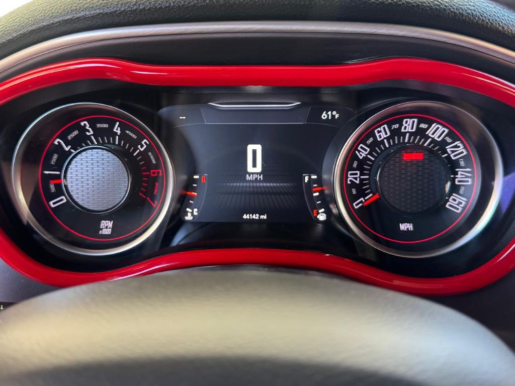 2019 Dodge Challenger Image 39
