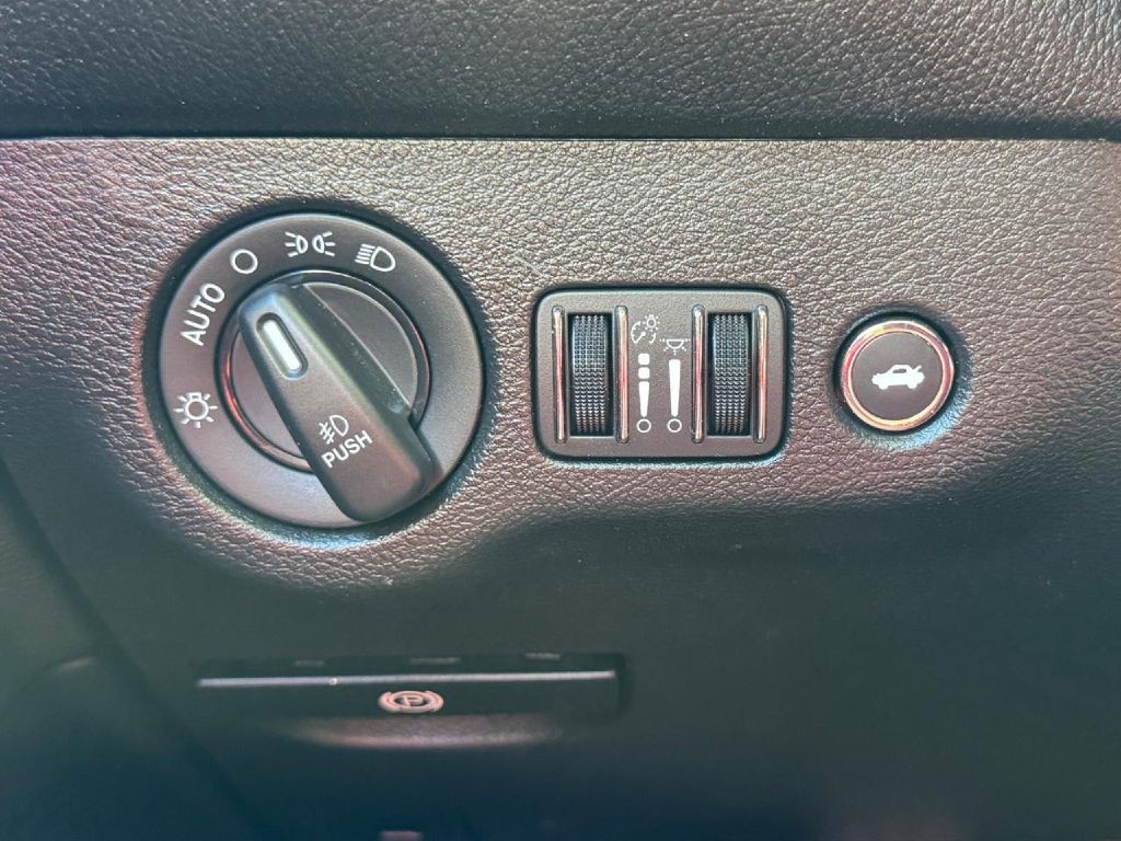 2019 Dodge Challenger Image 44