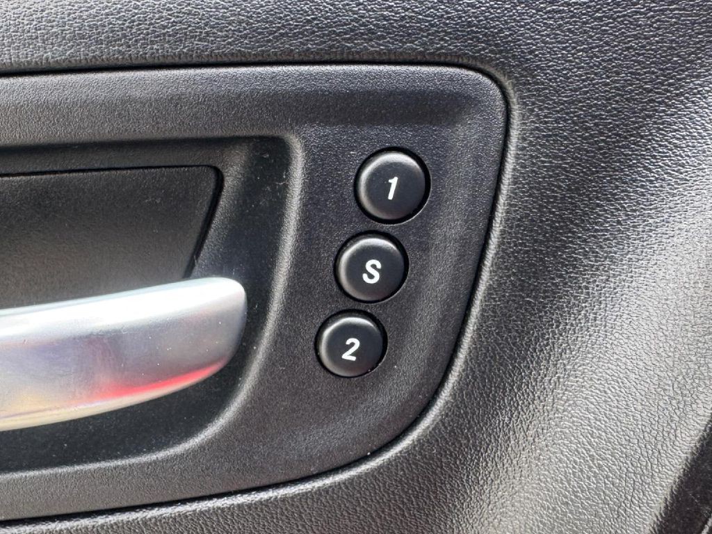 2021 Dodge Charger Image 32