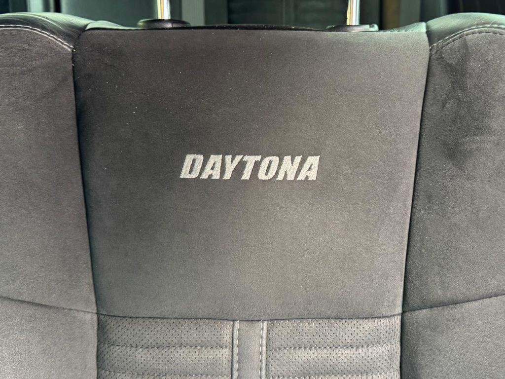 2021 Dodge Charger Image 38