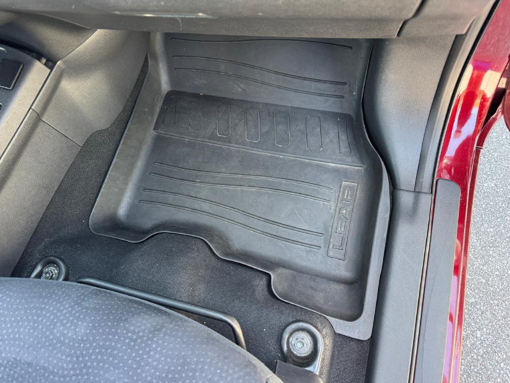 2017 Nissan Leaf Image 11