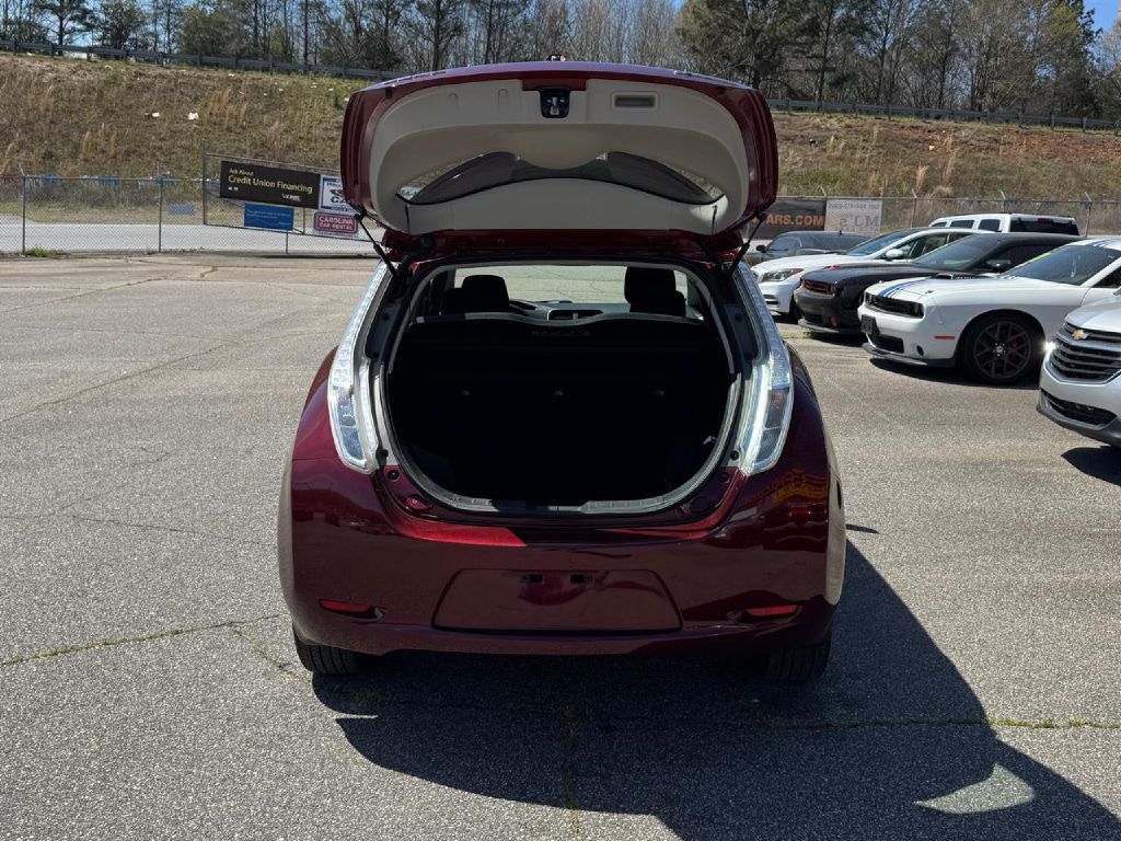 2017 Nissan Leaf Image 16