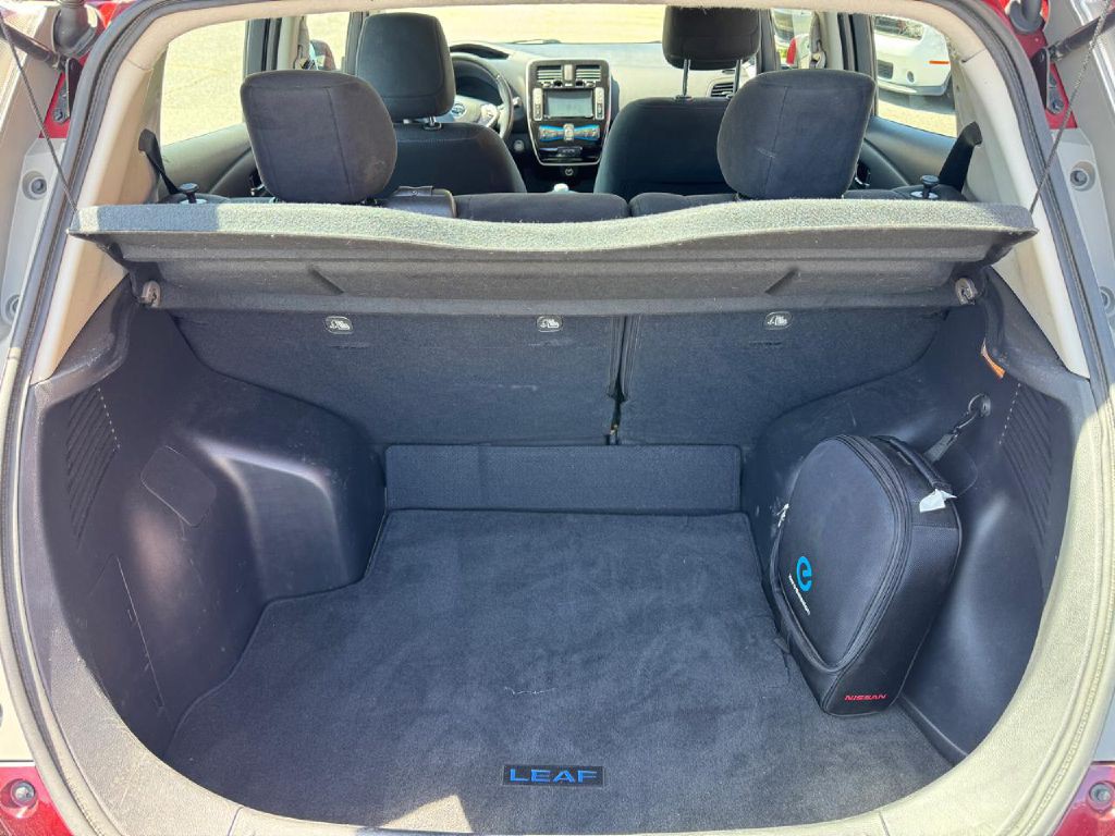 2017 Nissan Leaf Image 17